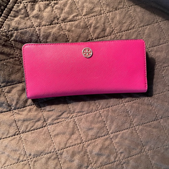 Tory Burch Handbags - Tory Burch hot pink wallet with gold emblem